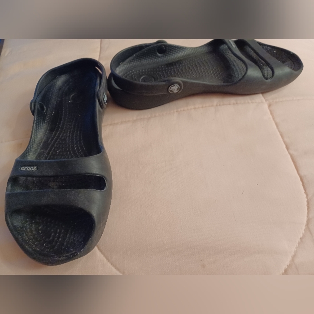 CROCS 8 W wide Women's Black Slides Sandals Flats Shoes
